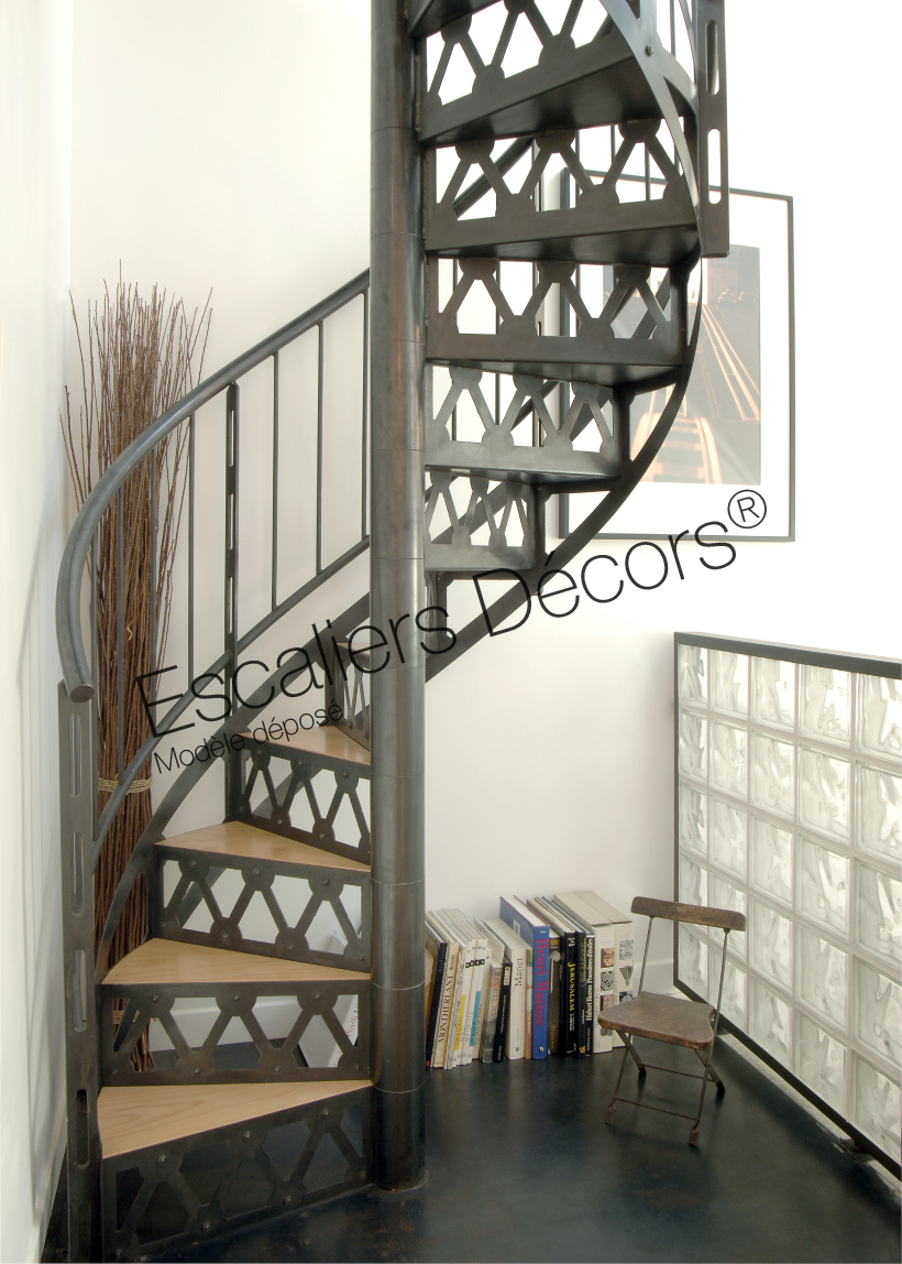 Photo DH36 - SPIR'DÉCO® San Francisco. Escalier d'intérieur en colimaçon au design industriel.